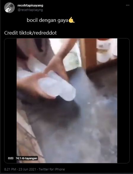 Lakukan Hal Ini ke Plastik Es Batu, Viral Aksi Penjual Bikin Tangan Bocah Ngilu. (Twitter/@recehtapisayang)