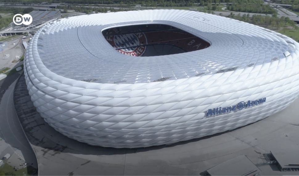 Stadion Allianz Arena jadi salah satu venue Piala Eropa 2020 bermain. (Deutsche-Welle) 