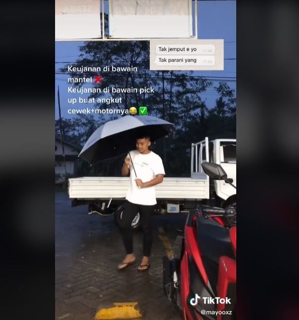 Jemput Pacar Kehujanan, Viral Pria Ini Sampai Bawa Mobil Pikap Untuk ...