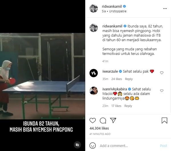 Ridwan Kamil Duel Ping Pong Lawan Ibunda Yang Berusia 82 Tahun. (Instagram/@ridwankamil)