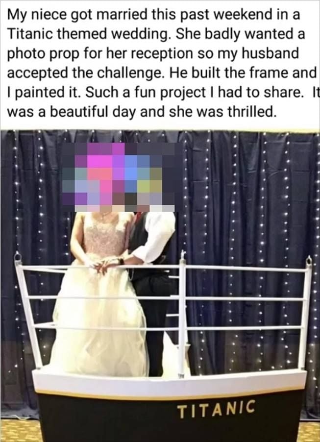 Pasangan gelar pernikahan bertema Titanic malah kena hujat warganet. (Facebook/thatsitimweddingshaming)