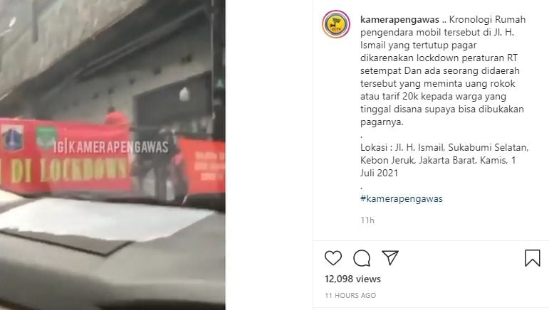 Jalan komplek ditutup, warga disuruh bayar Rp 20 ribu. (Instagram/kamerapengawas)