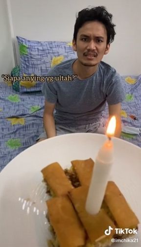 Suami ngambek dapat kejutan dari istri. (Tiktok/@imchika21)