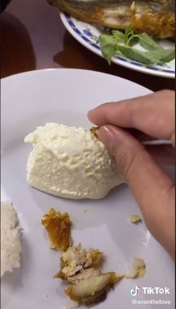 Rasa es krim pecel lele ala Sisca Kohl (TikTok @avanthelove)