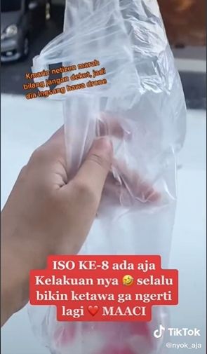 Kirim makanan untuk pacar pakai drone. (Tiktok/nyok_aja)