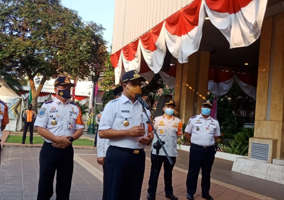 Gubernur DKI Jakarta Anies Baswedan saat upacara pemecatan delapan petugas Dishub DKI. (Dok Pemprov DKI)