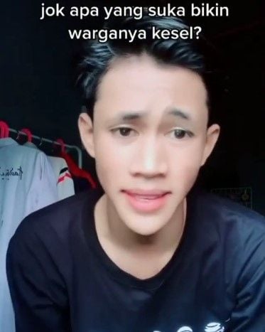 Diduga, pemuda joget-joget hina presiden Jokowi. Penghinaan itu dilakukan di sosial media konten video di TikTok dengan memberi tebak-tebakan. Jok apa yang bikin kesal?