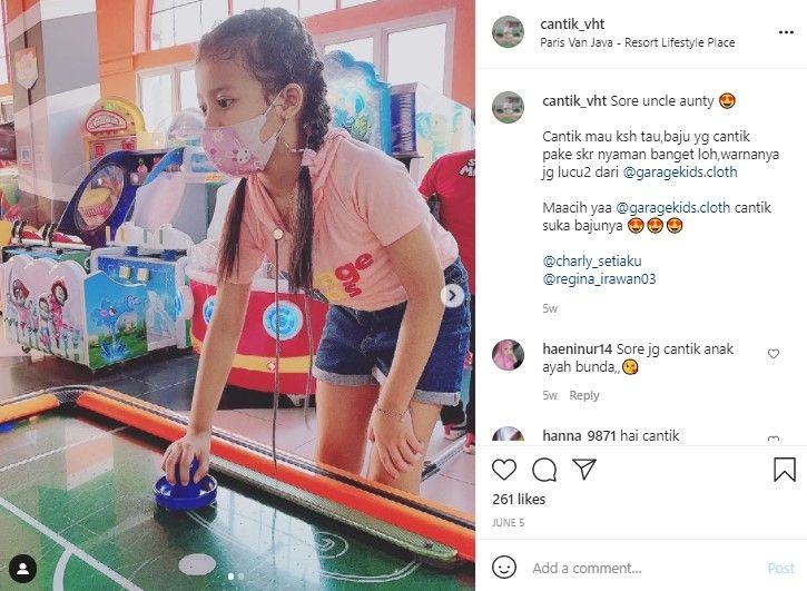 Potret anak bungsu Charly Van Houten. (Instagram/cantik_vht)