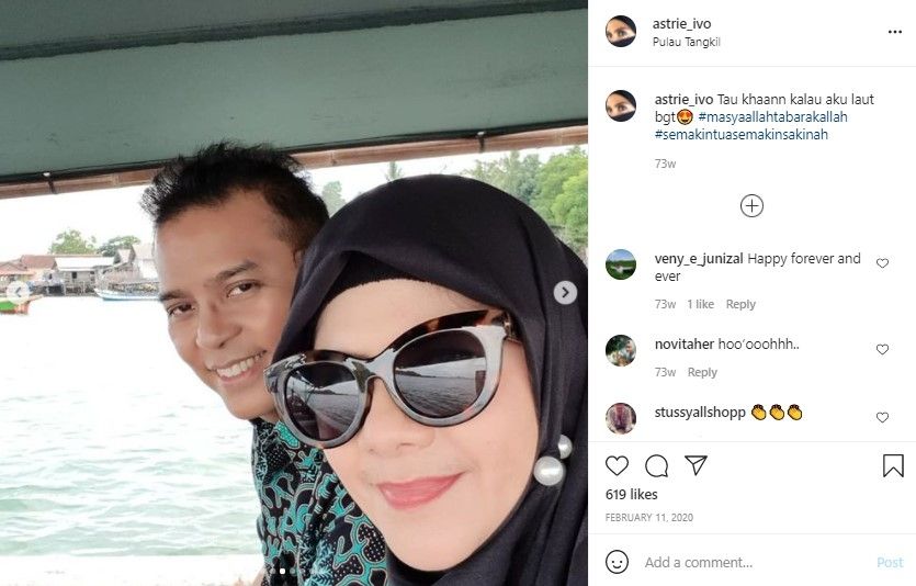 8 Potret Kenangan Astri Ivo dan Suami, Selalu Romantis Selama 35 Tahun