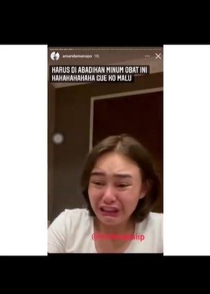 Reaksi Amanda Manopo minum obat (Instagram)