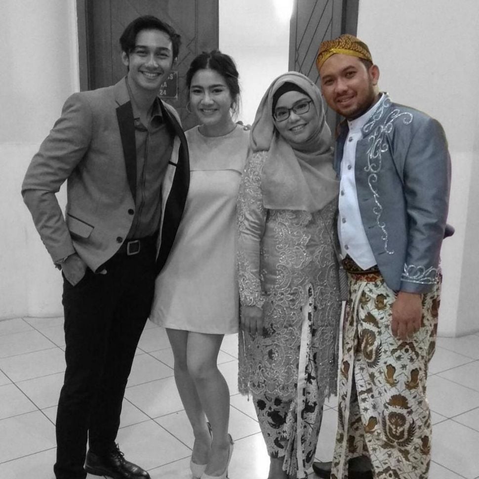 Caesar Hito bersama istri, Felicya Angelista dan sang paman. [Instagram]