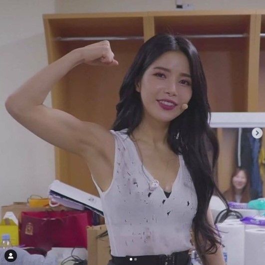 Potret Solar Mamamoo yang jalani diet ketat. (Instagram)