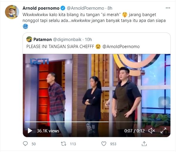 Chef Arnold komentari tangan misterius di galeri MasterChef Indonesia. (Instagram/arnoldpo)