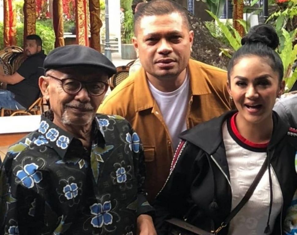 Momen Krisdayanti dan Yuni Shara Bersama Ayah. (Instagram/raullemos06)