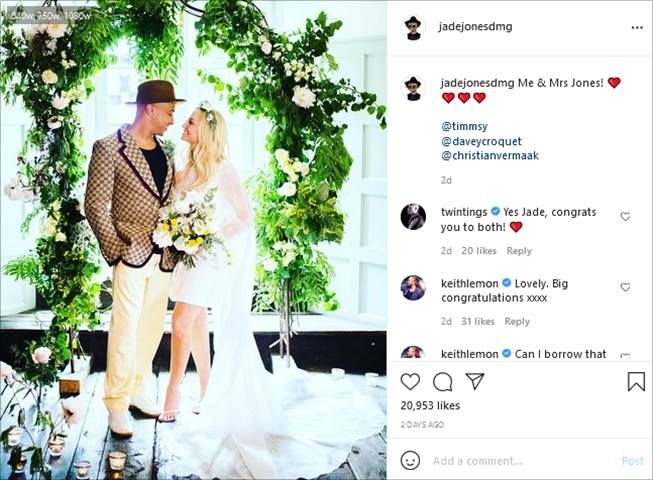 Potret pernikahan Emma Bunton dan Jade Jones setelah 23 tahun pacaran. (Instagram/@jadejonesdmg)