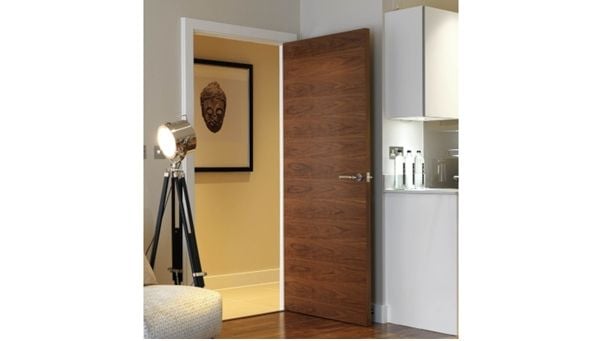 Ilustrasi Pintu Layu model Flush. (Foto: Leaderdoors.co.uk)