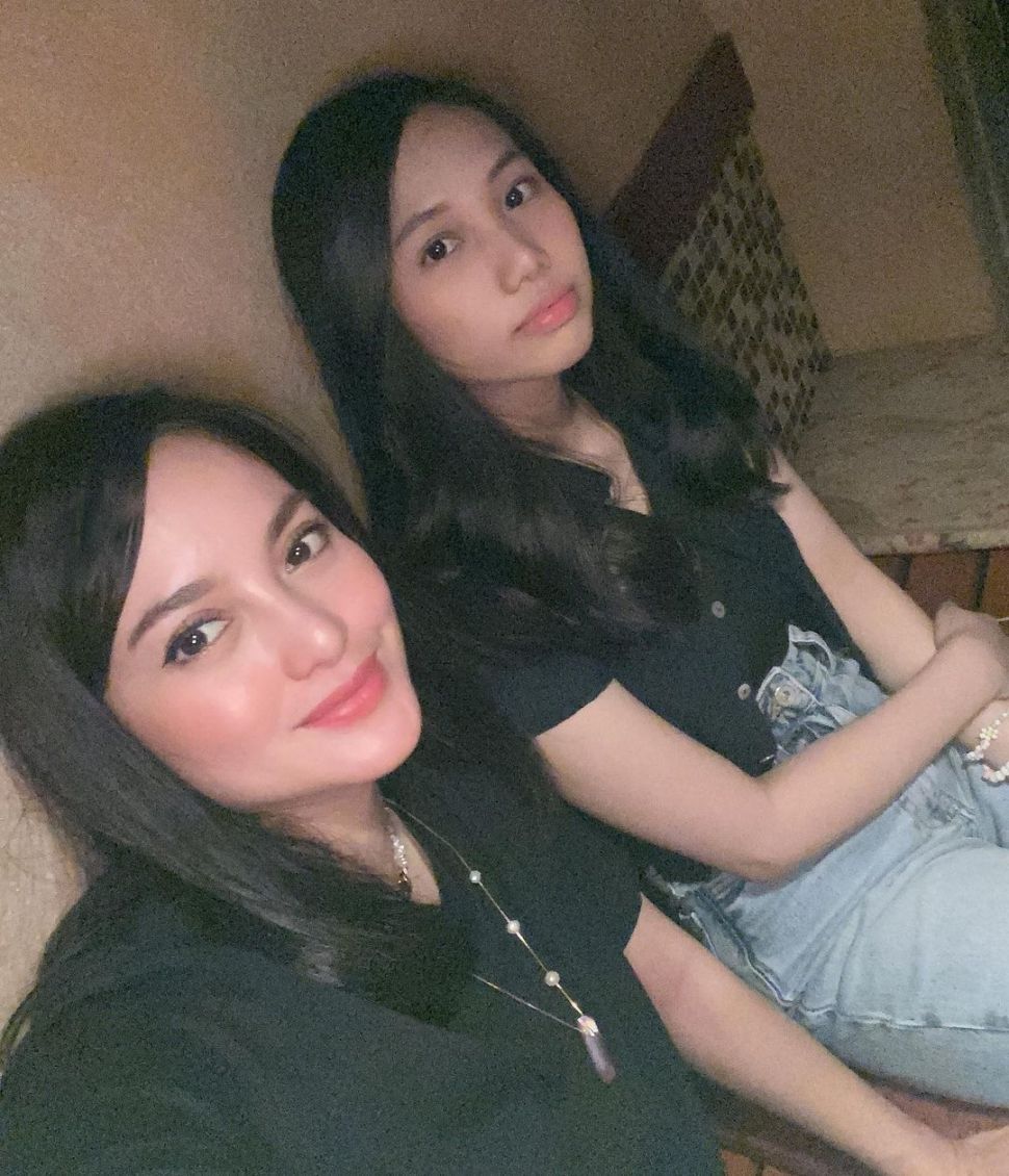 Ririn Ekawati bersama putrinya, Jasmine Abeng. [Instagram]