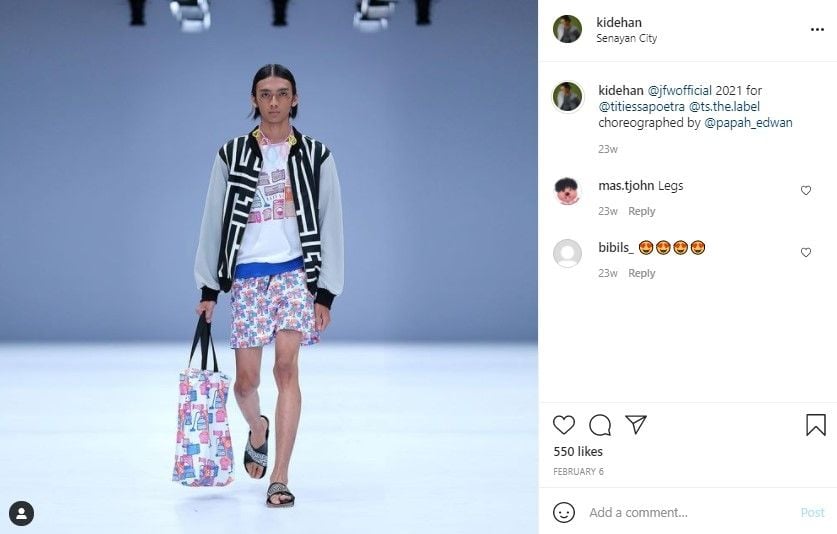 Potret Raihan model YSL pertama dari Indonesia. (Instagram/kidehan)