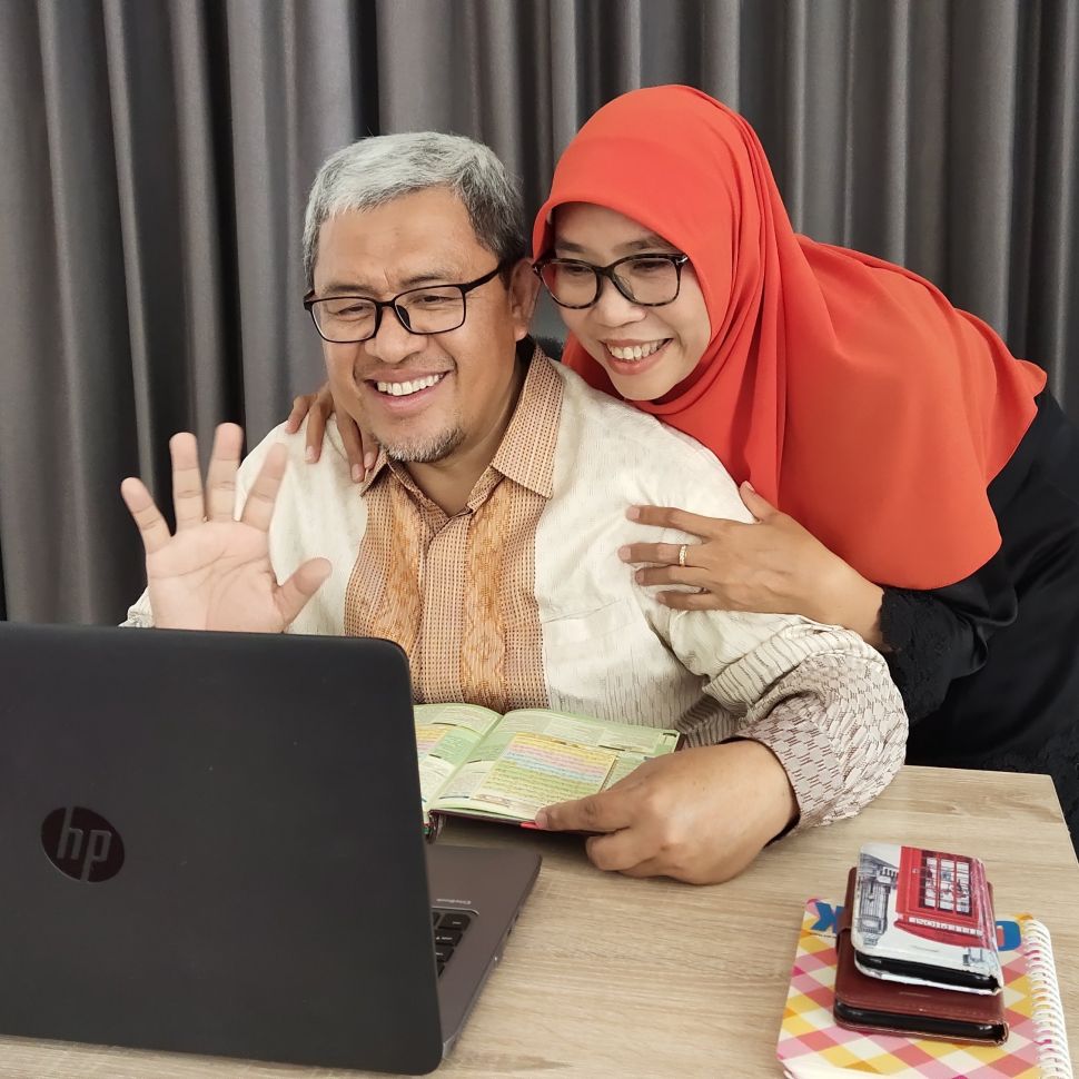 Mantan Gubernur Jabar Ahmad Heryawan bersama Istrinya. [Tangkapan layar akun @netty_heryawan]