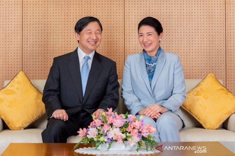 Kaisar Jepang Naruhito dan Permaisuri Masako, foto diambila pada Rabu (12/2/2020). ANTARA/via REUTERS/Imperial Household Agency of Jap/am.