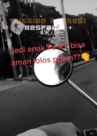 Pemotor lolos penyekatan. (Tiktok)