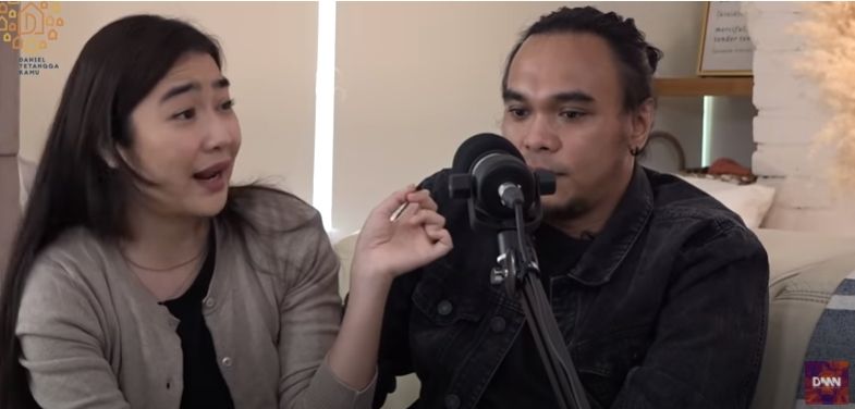 Barry Likumahuwa dan Adinda Shalahita Likumahuwa cerita pengalaman spiritual bersama Daniel Mananta di YouTube Channelnya Daniel Tetangga Kamu