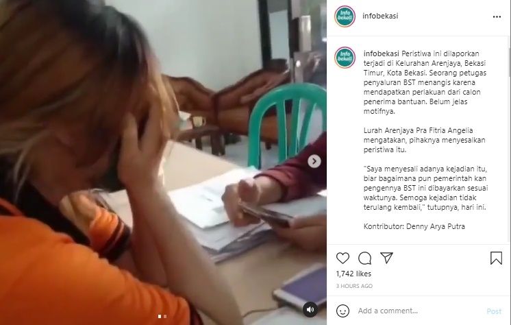 Viral Wanita Petugas Bansos Tunai Nangis Dibentak Warga Calon Penerima BST. (Instagram/@infobekasi)