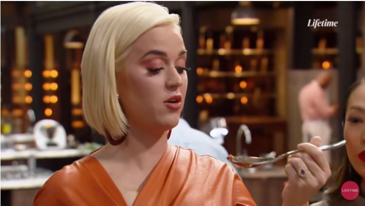 Katy Perry icip rendang (YouTube Life Time Asia)