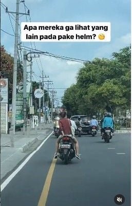 Viral bule naik motor tak pakai helm. Netizen geram dan langsung menyinggung kelakuan bule di Bali.