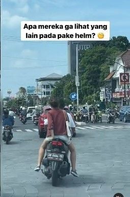 Viral bule naik motor tak pakai helm. Netizen geram dan langsung menyinggung kelakuan bule di Bali.