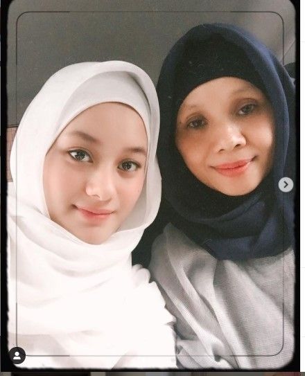 Dinda Hauw dan sang ibu (Instagram)