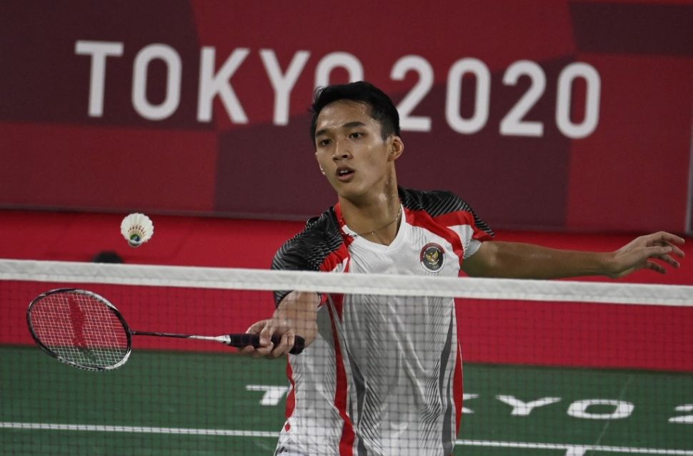 Pebulutangkis tunggal putra Indonesia, Jonatan Christie tampil di Olimpiade Tokyo. [Alexander NEMENOV / AFP]