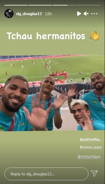 Para pemain Brasil ejek tersingkirnya Argentina dari Olimpiade Tokyo 2020. (Instagram/@dg_douglas12)