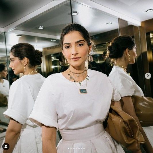 Seleb Bollywood Cucu Superstar (Instagram/@sonamkapoor)