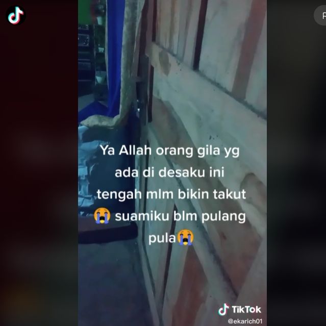 Pintu bergerak-gerak tengah malam (Tiktok)