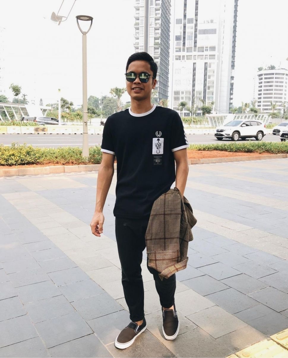 5 Gaya Anthony Sinisuka Ginting di Luar Lapangan (Instagram Anthony Sinisuka Ginting)