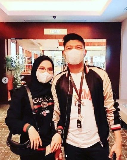 Potret kebersamaan Andika Kangen Band dan Reni Puji. (Instagram/renipuji_lestari)