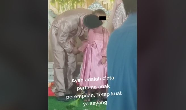 Gadis kecil hadiri pernikahan ayah (tiktok)