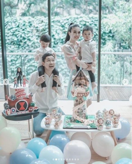 Pose Sandra Dewi bikin salah fokus (Instagram)