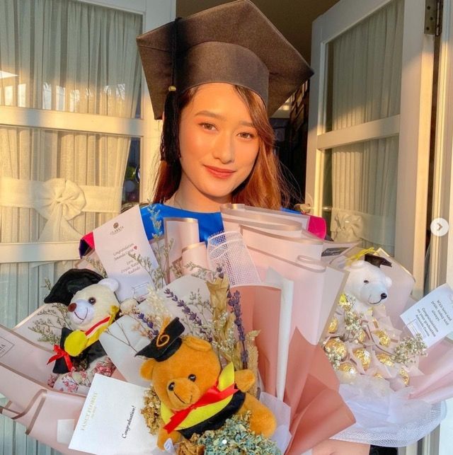 Momen wisuda Amanda Caesa. (Instagram/@amandacaesaa)