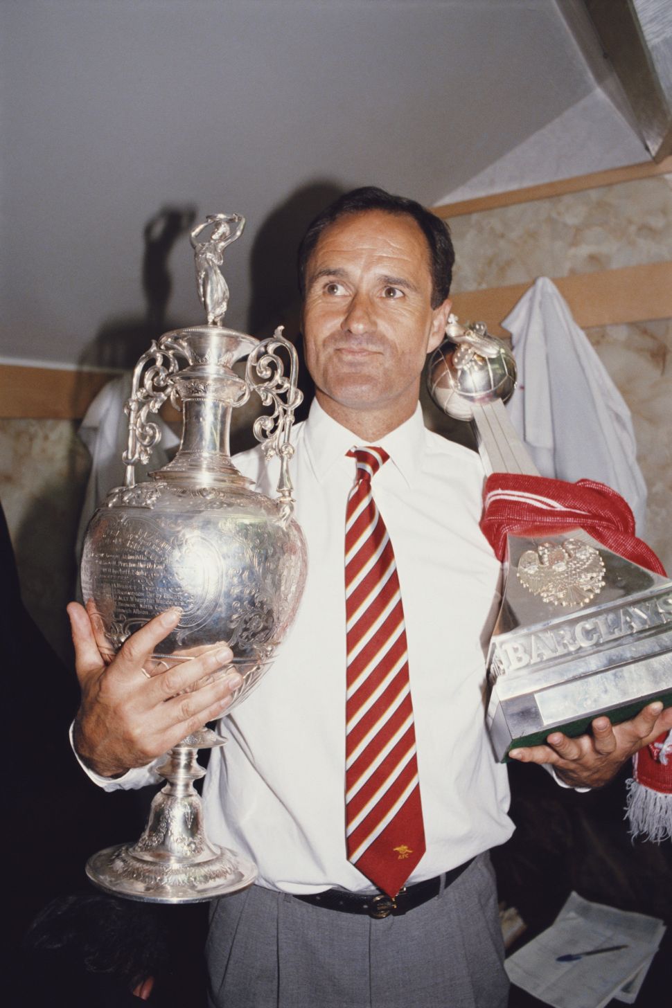 George Graham membawa Arsenal juara Piala Winners musim 1993/1994. (Twitter/@Arsenal)