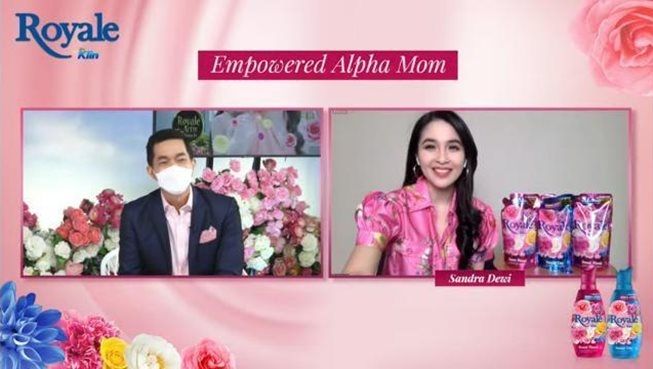 Sandra Dewi dalam acara virtual launch Royale Sweet Floral, Kamis (12/8/2021). (Tangkap layar zoom)