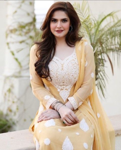 Zareen Khan (Instagram)