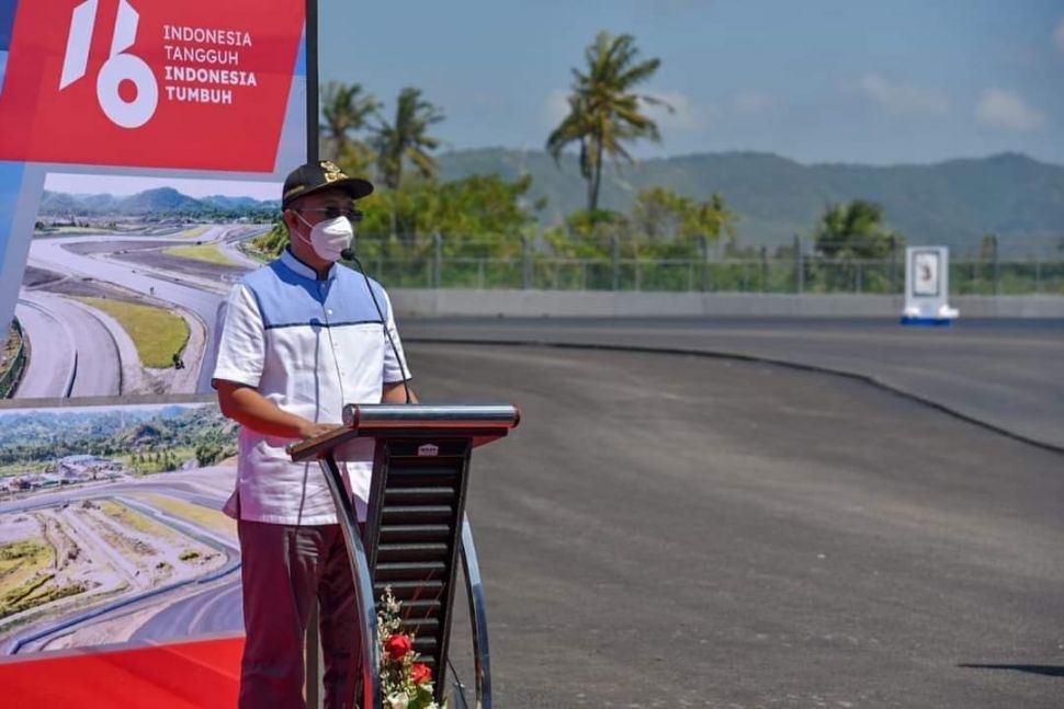 Gubernur NTB Zulkieflimansyah saat berada di Sirkuit Mandalika. [Gerbang Indonesia]