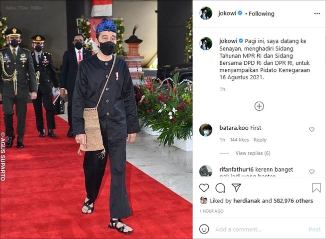 Penampilan Presiden Jokowi mengenakan baju adat Suku Baduy. (Instagram/@jokowi)