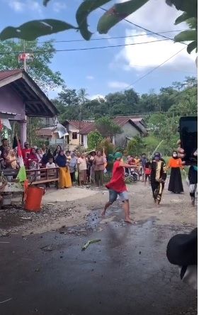 Kejadian Tak Terduga di Lomba 17-an. (TikTok)