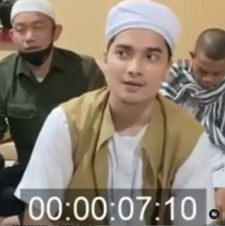 Beredar video diduga Alvin Faiz ngefly habis konsumsi narkoba. Sebab kini mantan sumai Larissa Chou itu digosipkan pakai narkoba.