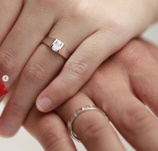 Potret cincin kawin oleh Lesty Kejora dan Risky Pillar.  (Instagram/aldifoto)