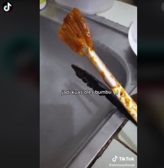 Kuas make up buat oles bumbu ayam bakar (tiktok)