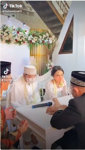 Video Mengharukan Ayah Menangis di Meja Akad. (TikTok)